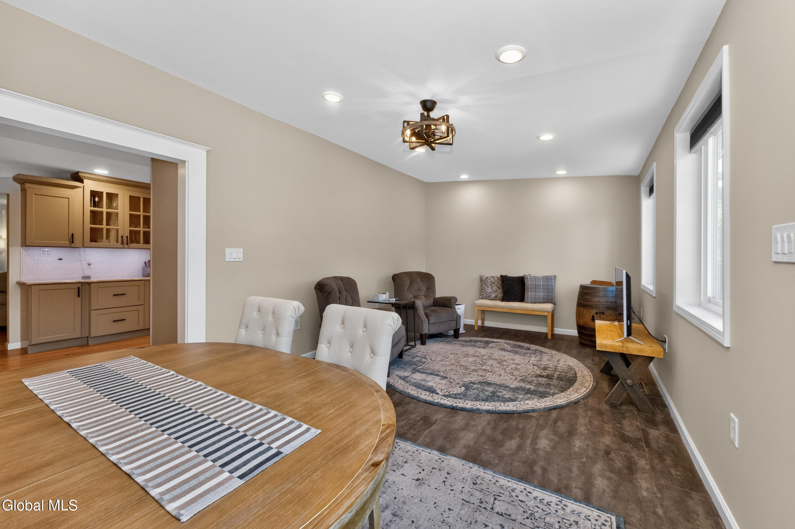 521 Russell Road Bethlehem, NY 12203 - Photo 19 of 51 3 Familyroom 3