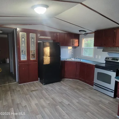 $1,350 | 78 Peterson Hill Avenue, Burgaw, NC 28425