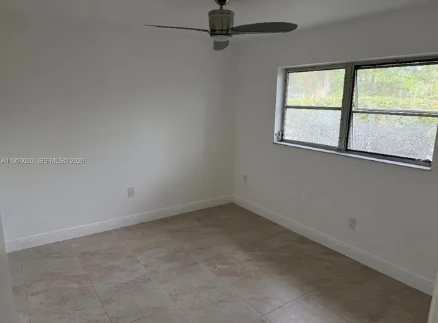 $2,100 | 4631 Southwest 33rd Avenue, Unit 12, Dania Beach, FL 33312