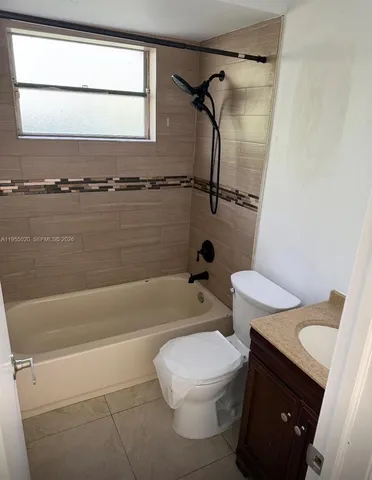 $2,100 | 4631 Southwest 33rd Avenue, Unit 12, Dania Beach, FL 33312