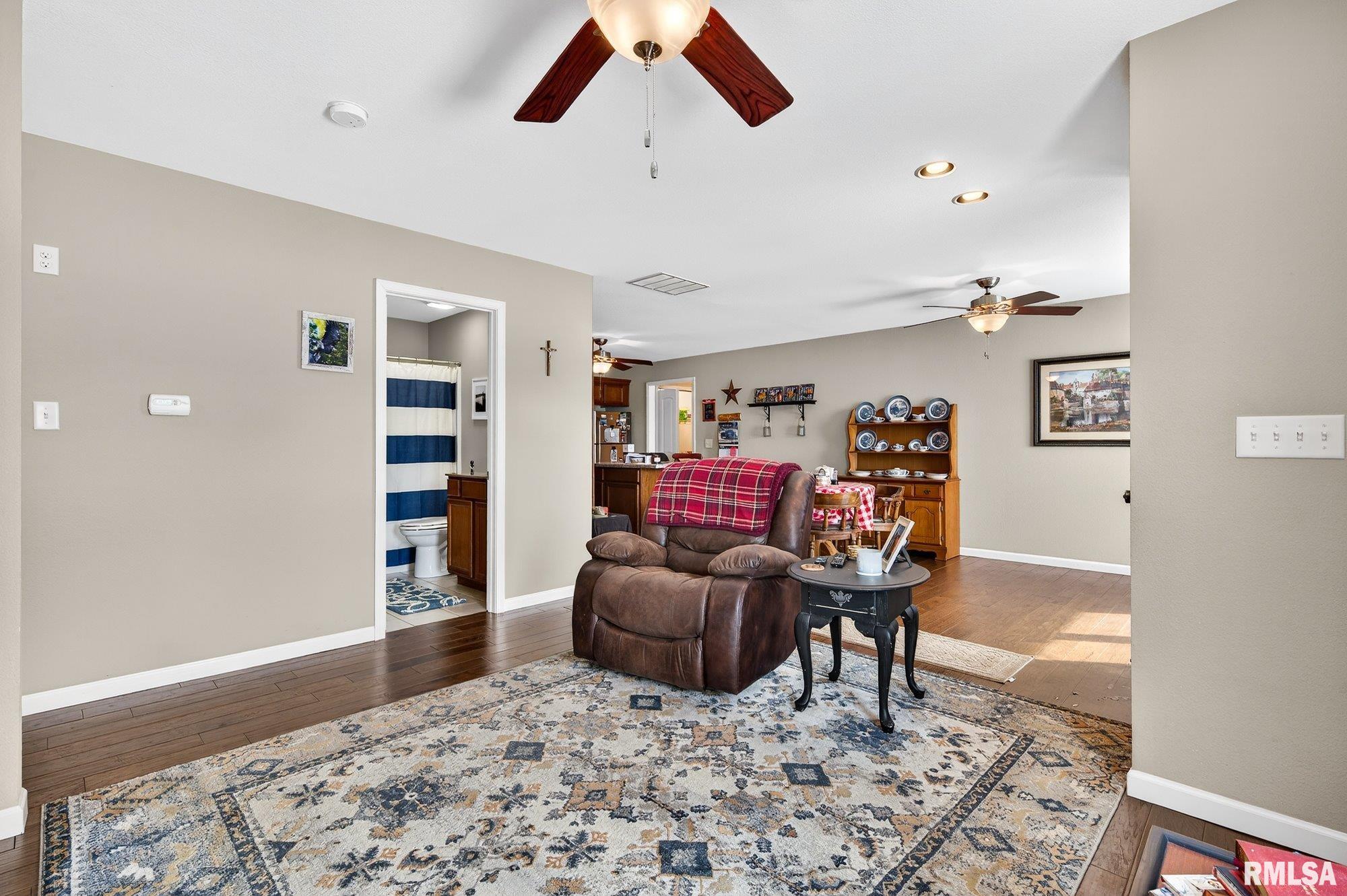 109 2nd Street Lacon, IL 61540 - Photo 3 of 20