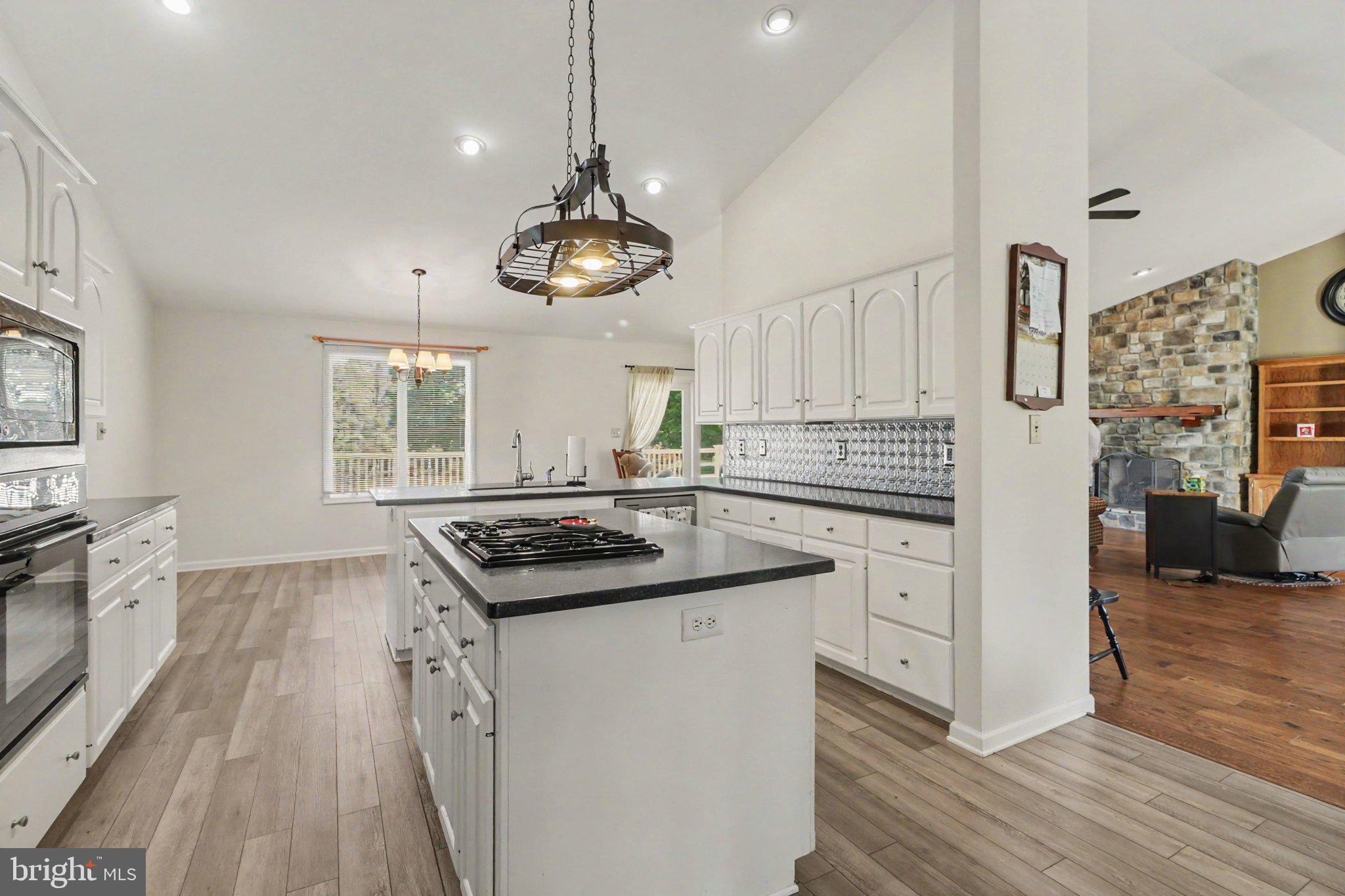 837 York Road Carlisle, PA 17015 - Photo 4 of 31 Gallery Image 4