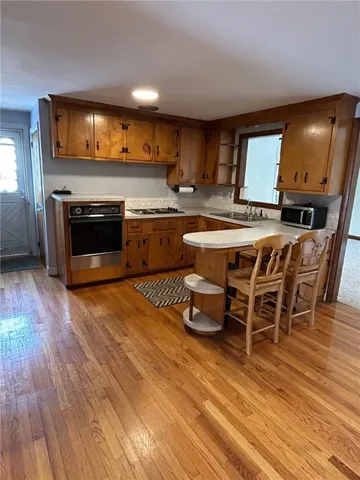 $2,800 | 75 Hopeworth Avenue, Bristol, RI 02809