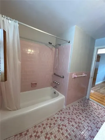 $2,800 | 75 Hopeworth Avenue, Bristol, RI 02809