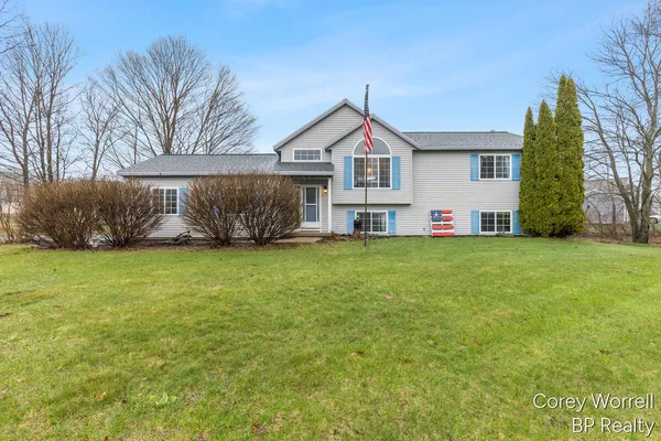 $359,900 | 2849 Bark Court, Cedar Springs, MI 49319