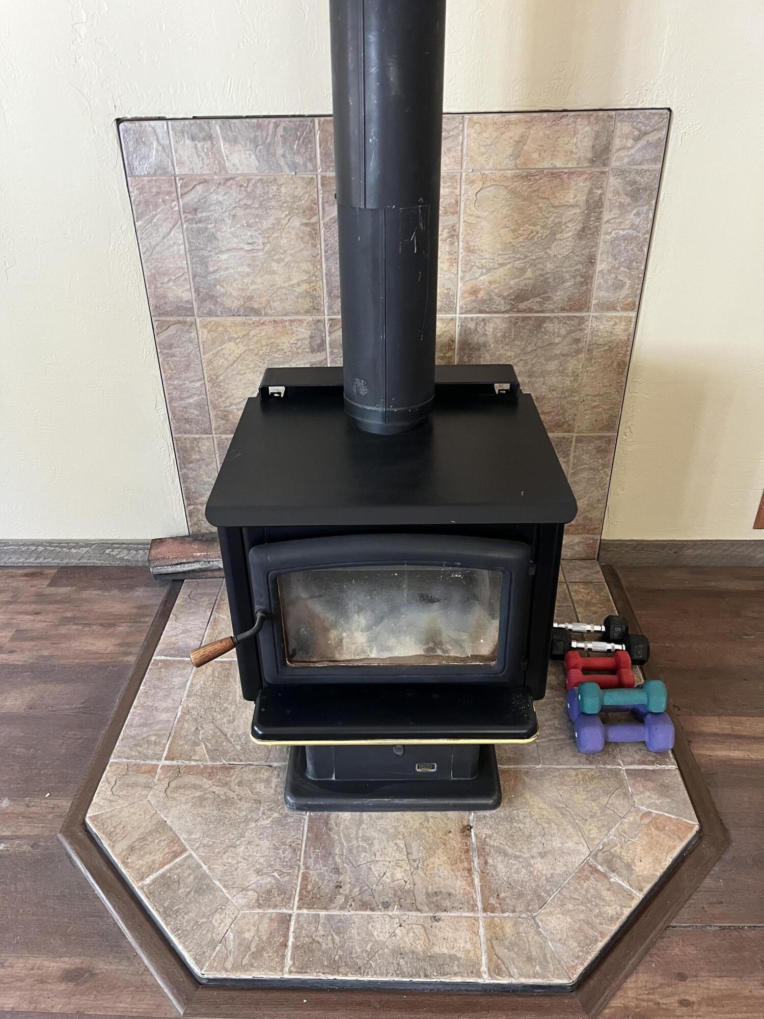15876 Juniper Road La Pine, OR 97739 - Photo 5 of 28 Wood Stove