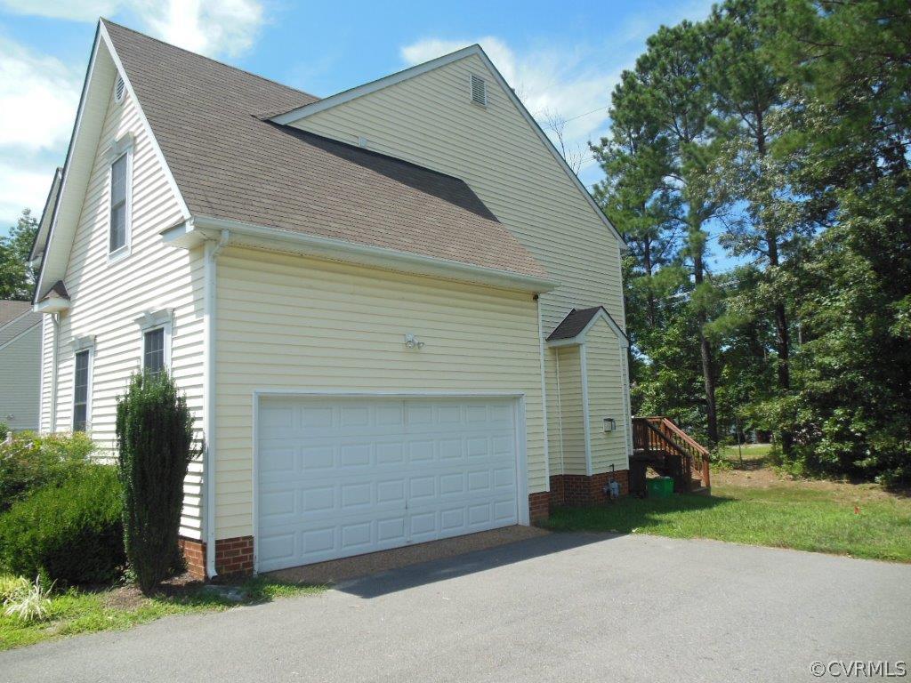 3050 Kinvan Road Henrico, VA 23231 - Photo 20 of 22 Right Side of Home