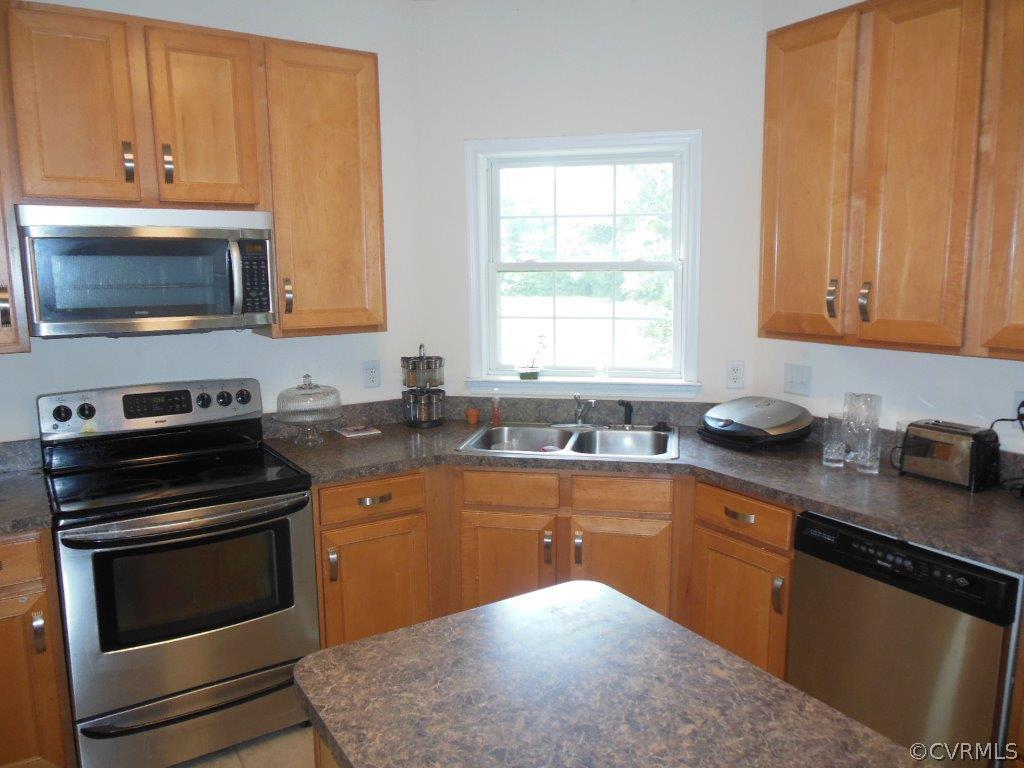 3050 Kinvan Road Henrico, VA 23231 - Photo 4 of 22 Kitchen