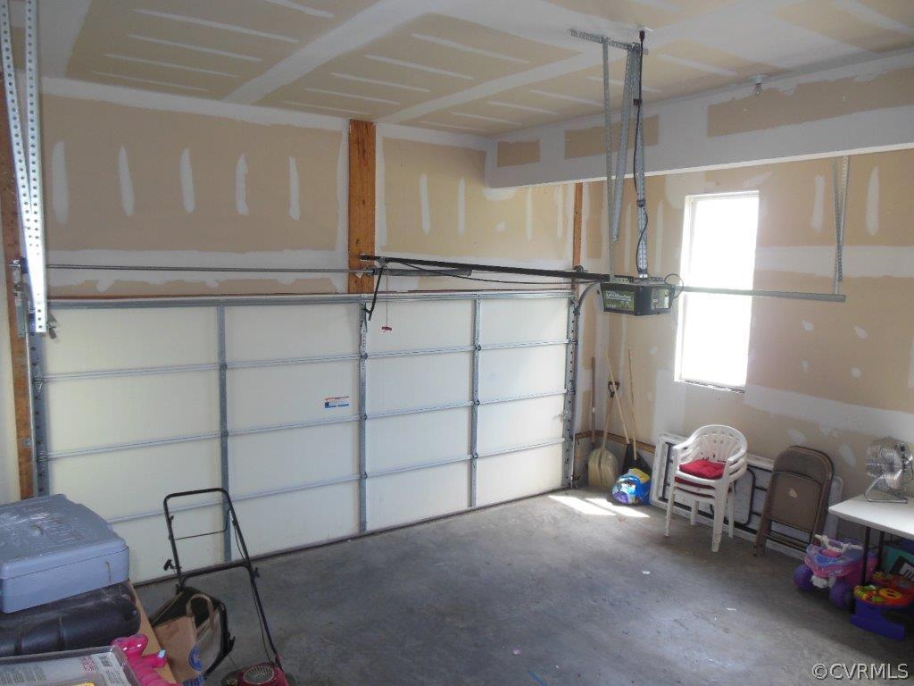 3050 Kinvan Road Henrico, VA 23231 - Photo 8 of 22 Garage