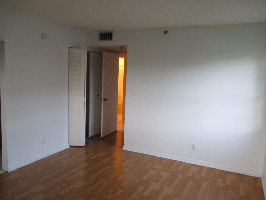 9235 Southwest 8th Street, Unit 101 Boca Raton, FL 33428 - Photo 10 of 12 015