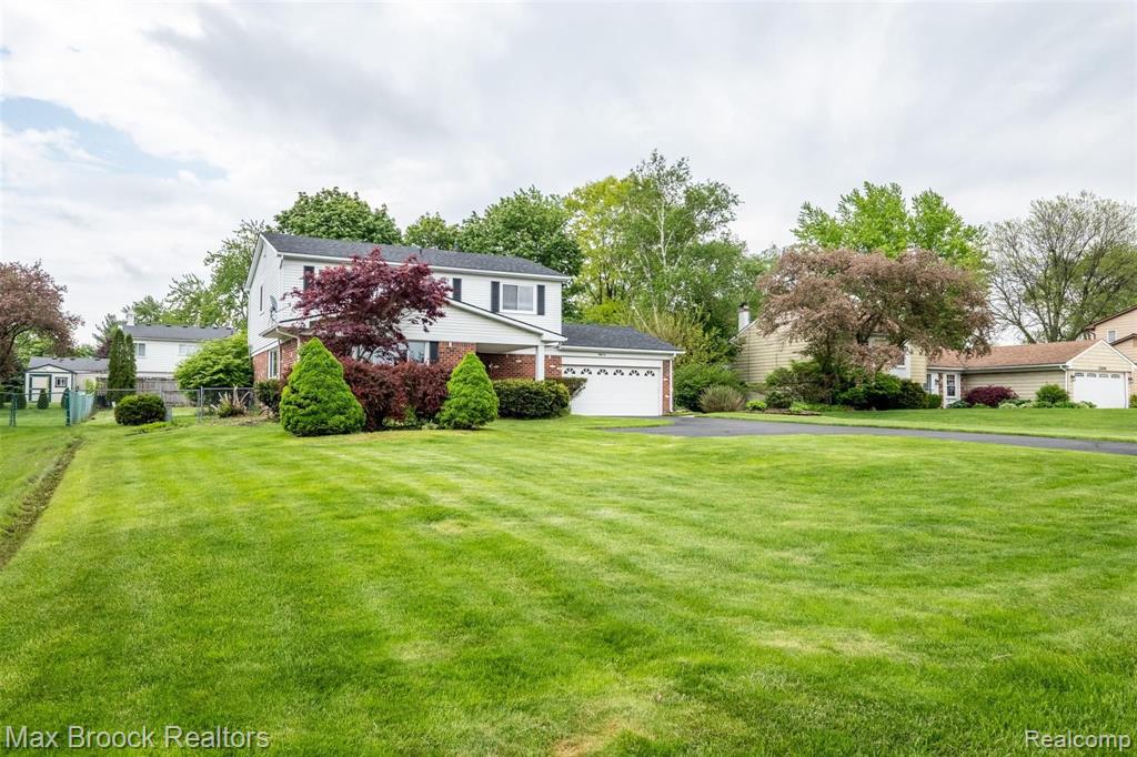 22614 Meadowbrook Road Novi, MI 48375 - Photo 2 of 34