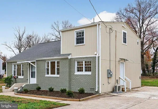 $3,800 | 3421 Memorial Street, Alexandria, VA 22306