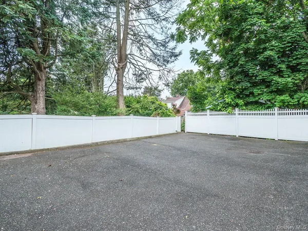 $6,200 | 29 Birch Street, Locust Valley, NY 11560
