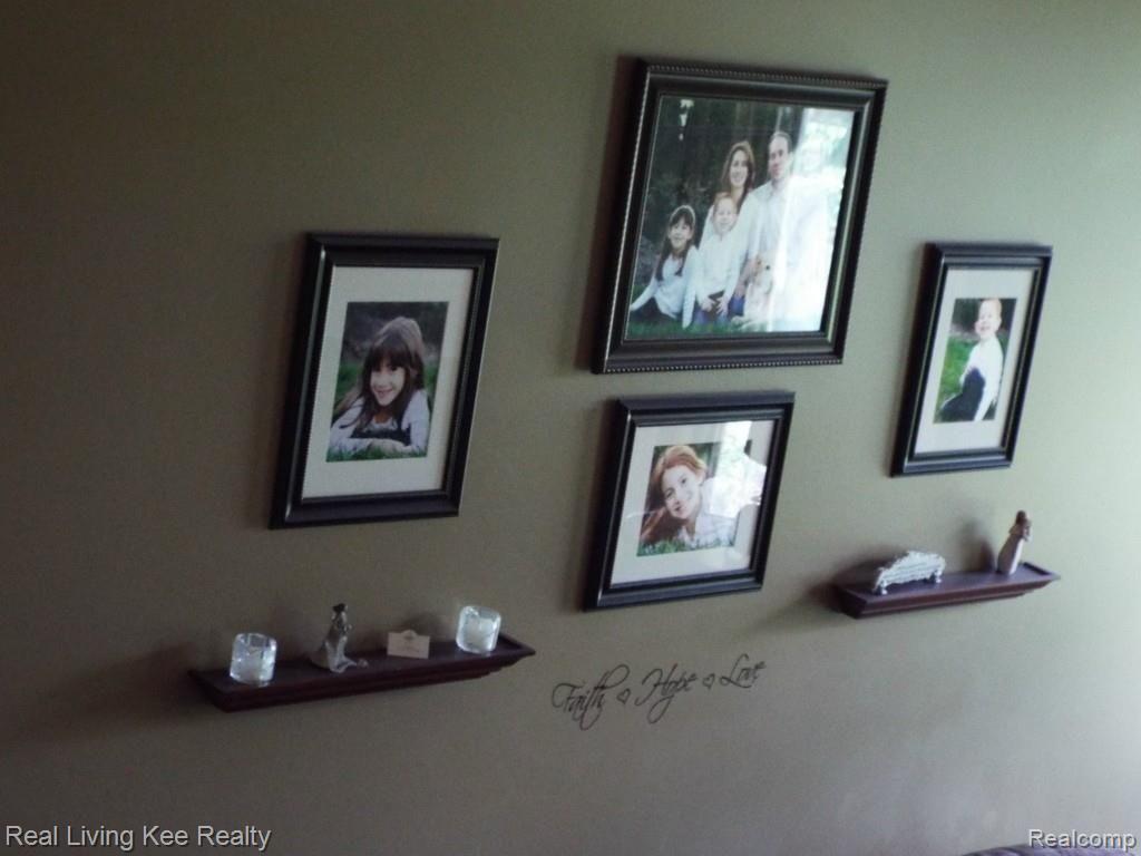 21517 Raintree Drive Macomb, MI 48044 - Photo 26 of 76 DSCF4307.jpg