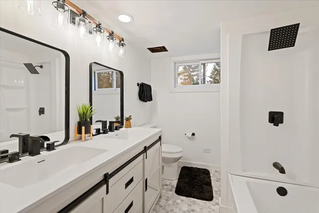 $495,000 | 27 Maple Avenue, Lake Zurich, IL 60047