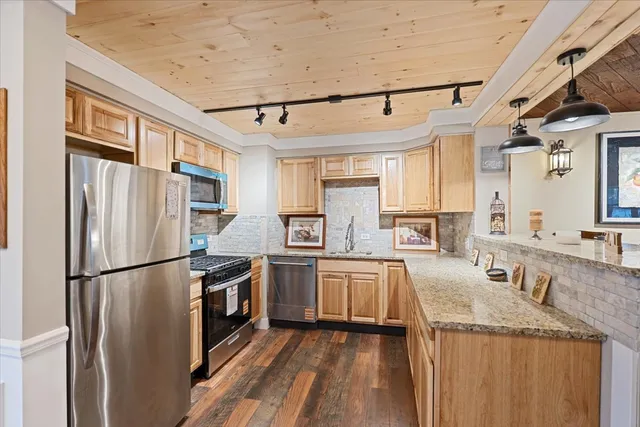 $495,000 | 27 Maple Avenue, Lake Zurich, IL 60047