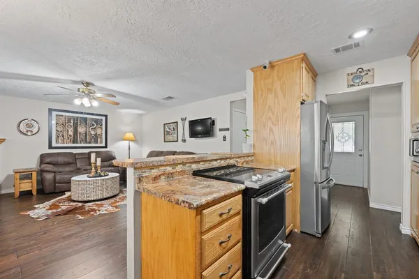$298,500 | 605 Owens Drive, Crowley, TX 76036