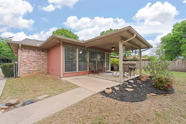 $298,500 | 605 Owens Drive, Crowley, TX 76036