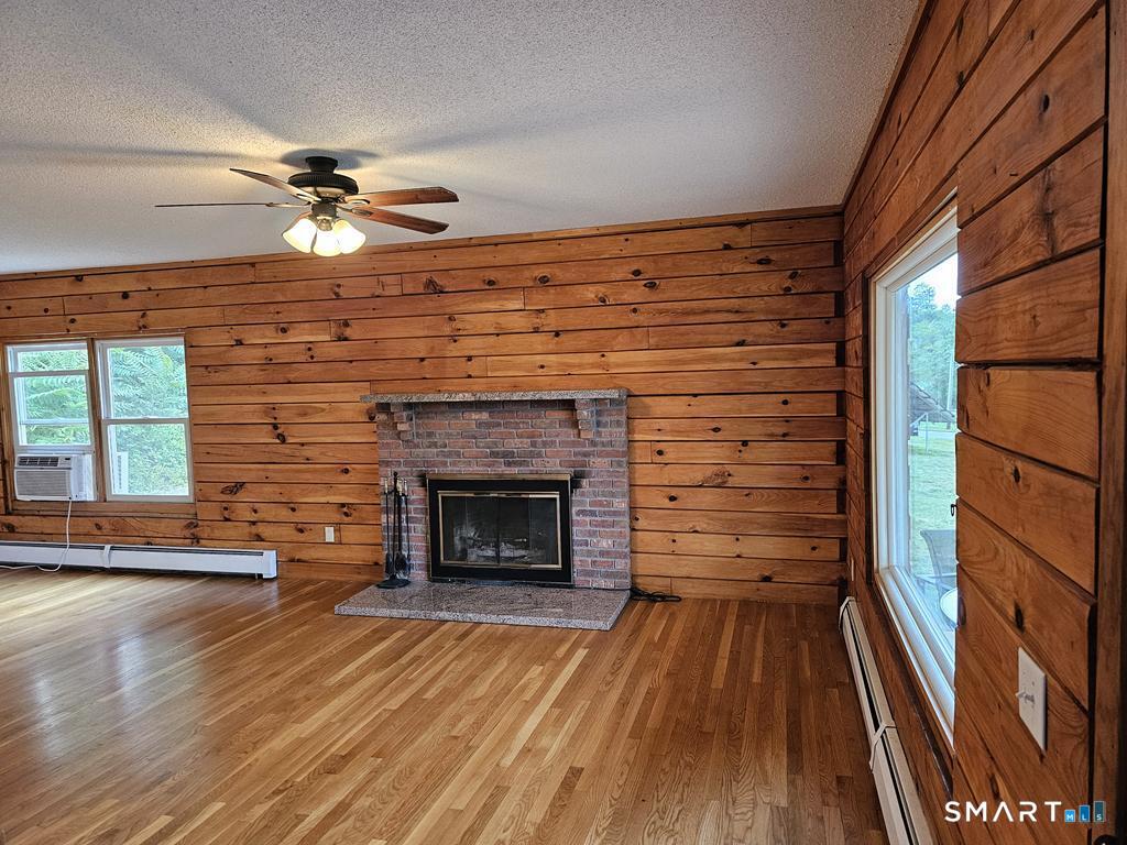698 Leetes Island Road Branford, CT 06405 - Photo 10 of 33