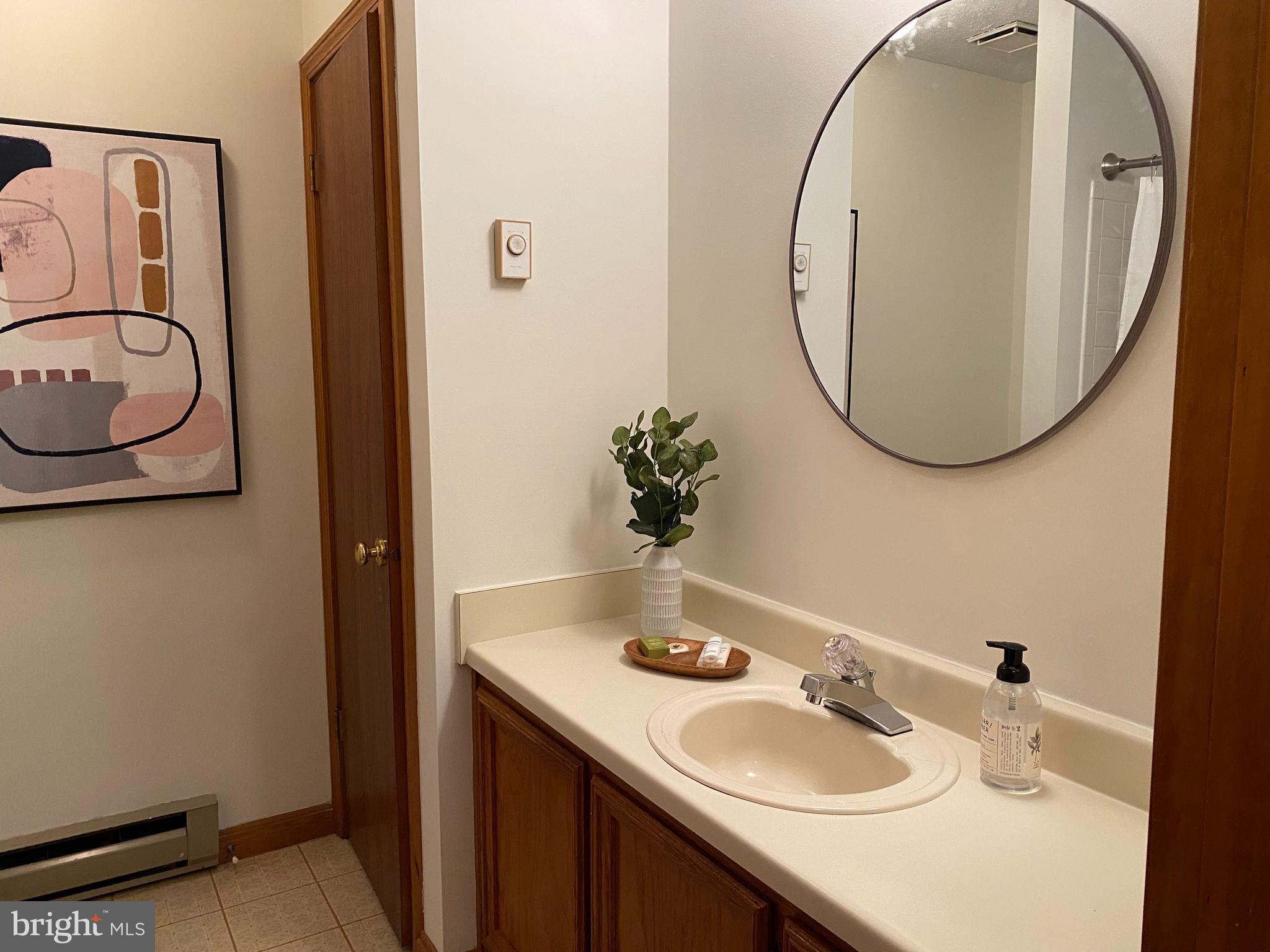 15679 Edgegrove Road Purcellville, VA 20132 - Photo 14 of 16 2nd Bathroom