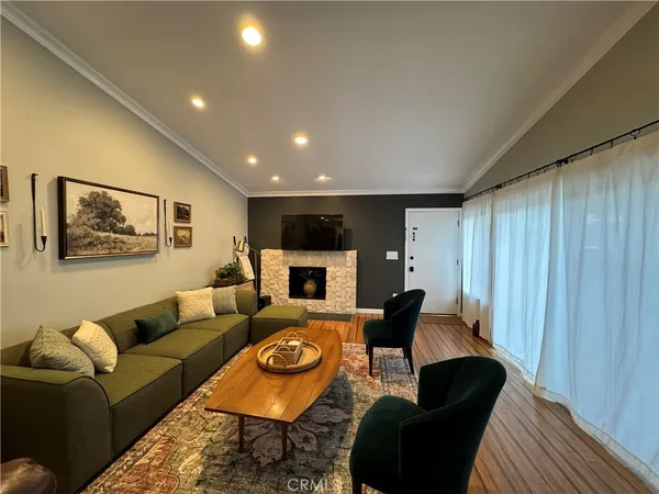 $4,999 | 10141 Valley Cir Boulevard, Unit 4, Chatsworth, CA 91311