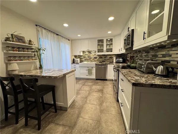 $4,999 | 10141 Valley Cir Boulevard, Unit 4, Chatsworth, CA 91311