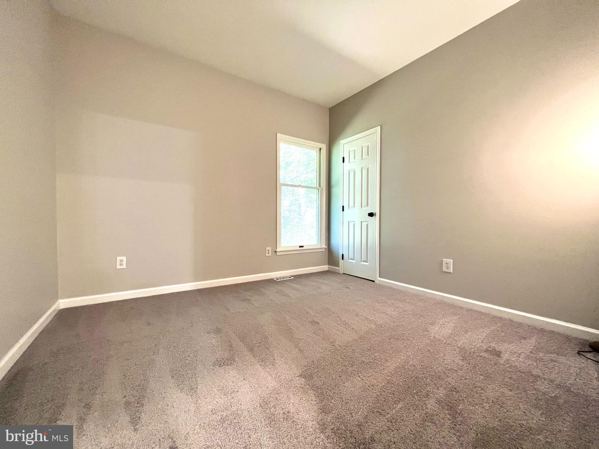 1 Cutter Way Middletown, DE 19709 - Photo 25 of 41 an empty room with closet and windows
