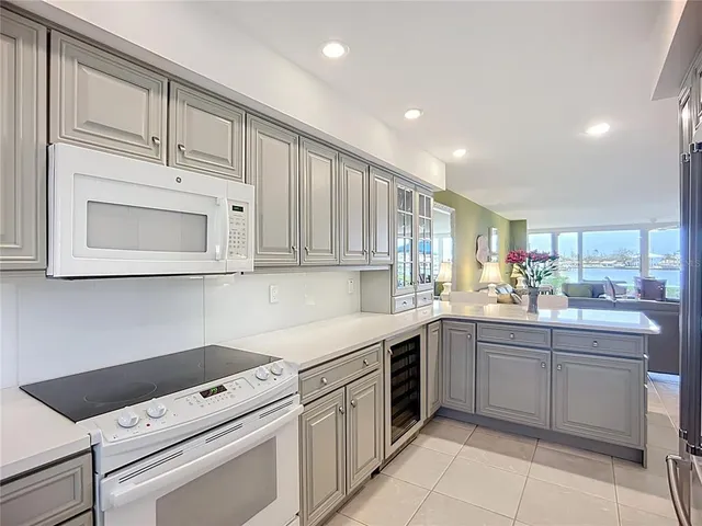 $799,000 | 6200 Flotilla Drive, Unit 262, Holmes Beach, FL 34217