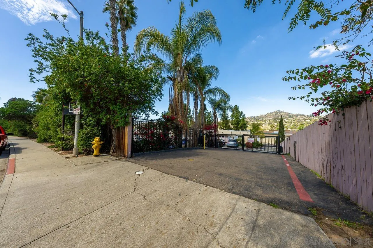 9860 Dale Avenue, Unit C3 Spring Valley, CA 91977 - Photo 26 of 26 a view of a backyard