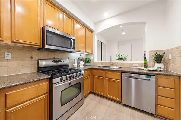 $1,148,000 | 76 Trailing Vine, Irvine, CA 92602