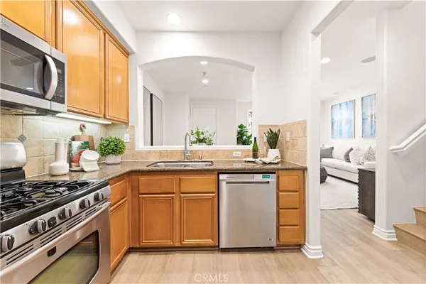 $1,148,000 | 76 Trailing Vine, Irvine, CA 92602