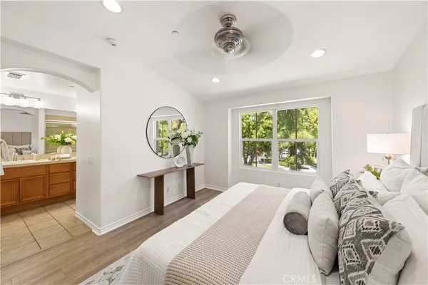$1,148,000 | 76 Trailing Vine, Irvine, CA 92602