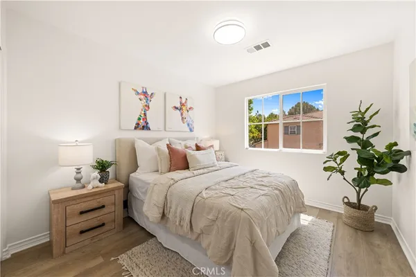 $1,148,000 | 76 Trailing Vine, Irvine, CA 92602