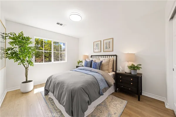 $1,148,000 | 76 Trailing Vine, Irvine, CA 92602