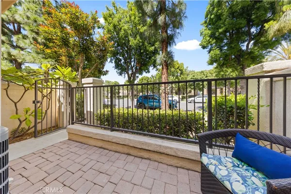 $1,148,000 | 76 Trailing Vine, Irvine, CA 92602