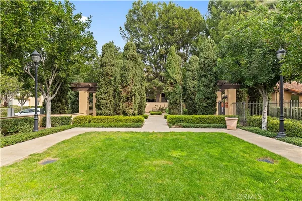 $1,148,000 | 76 Trailing Vine, Irvine, CA 92602
