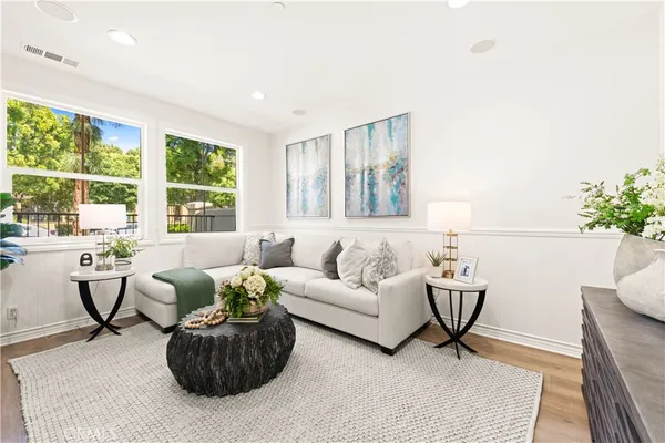 $1,148,000 | 76 Trailing Vine, Irvine, CA 92602