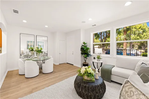 $1,148,000 | 76 Trailing Vine, Irvine, CA 92602
