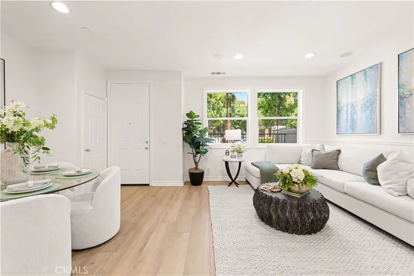 $1,148,000 | 76 Trailing Vine, Irvine, CA 92602