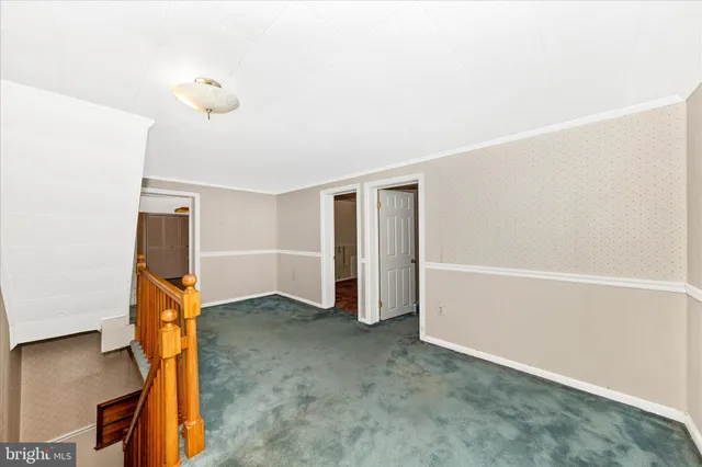 a view of a livingroom with an empty space