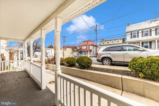 a view of a white house