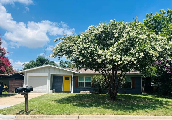 $1,950 | 2308 Devonshire Drive, Unit A, Austin, TX 78723