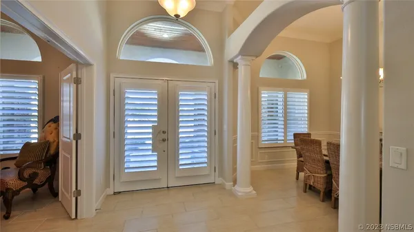 a view of livingroom with furniture and windows