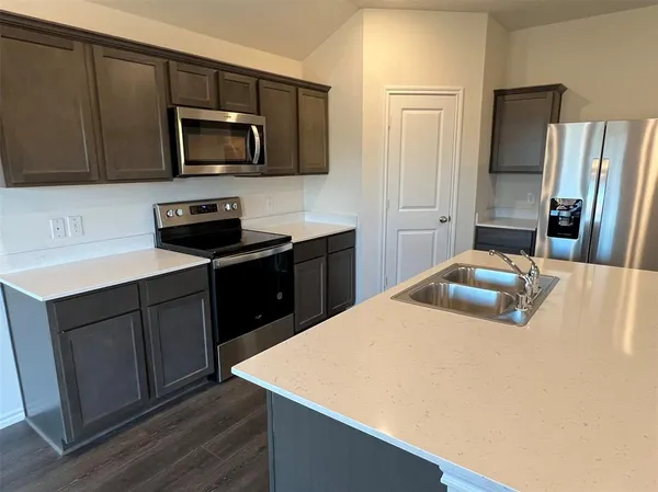 $2,195 | 2117 Berrywood Drive, Royse City, TX 75189