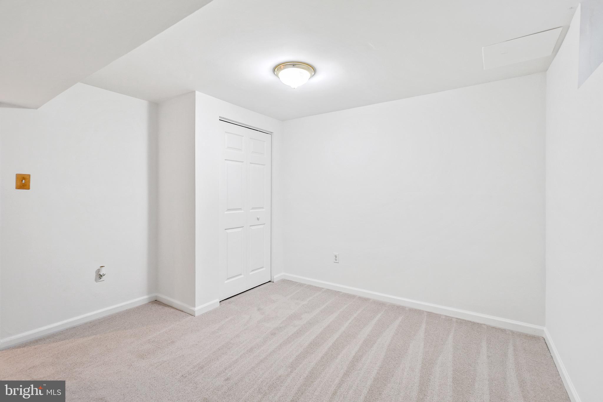 4712 Listra Road Rockville, MD 20853 - Photo 22 of 30 a view of an empty room