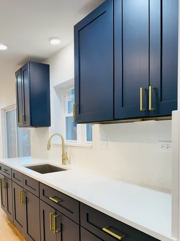 $299,900 | 960 East 167th Street, South Holland, IL 60473