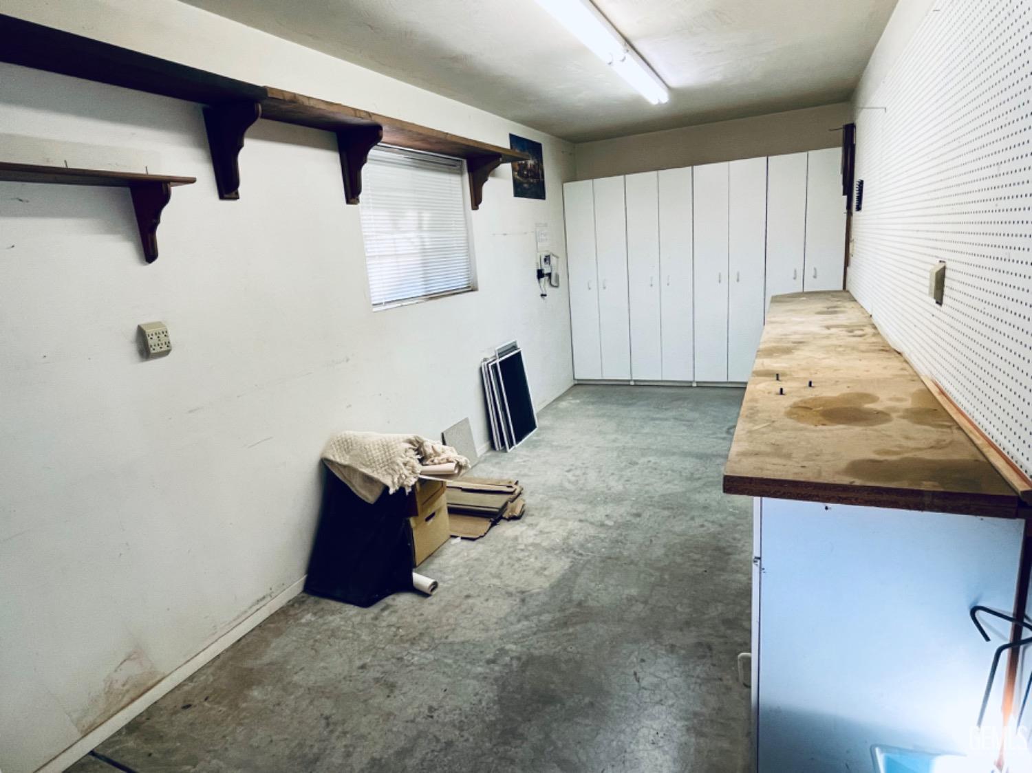 Undisclosed Address Shafter, CA 93263 - Photo 31 of 41 a view of workspace