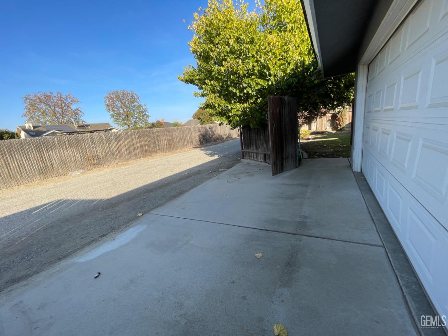 Undisclosed Address Shafter, CA 93263 - Photo 40 of 41 a view of a terrace view