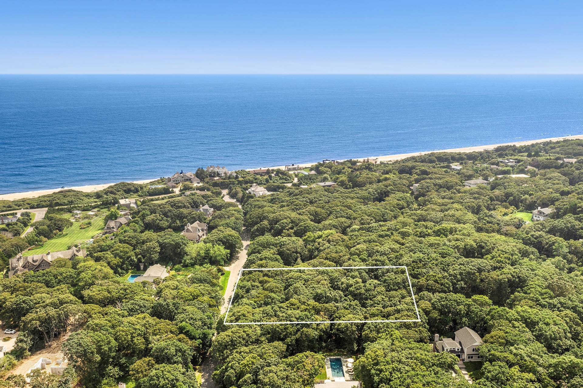 19 Davis Drive Montauk, NY 11954 - Photo 4 of 7 a view of an ocean