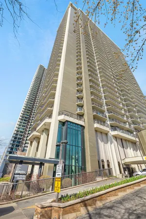 $400,000 | 6007 North Sheridan Road, Unit 22K, Chicago, IL 60660